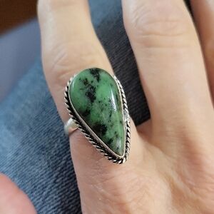 MALACHITE TEARDROP STATEMENT RING
